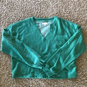 Colsie oversized crop sweatshirt. Green. Size medium